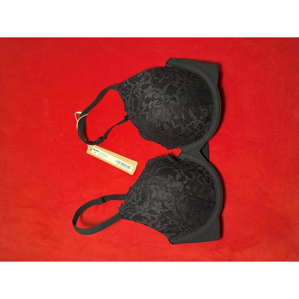 SKIMS Black Lace Underwire Bra